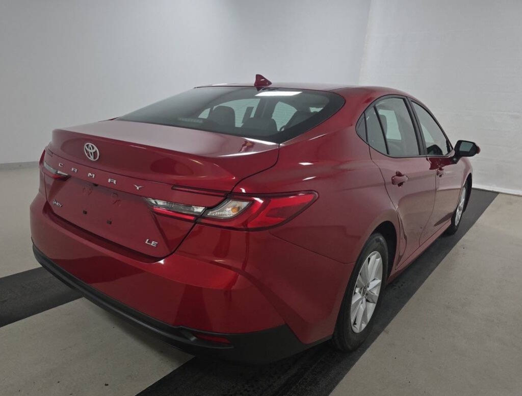 2025 Toyota Camry Image 5