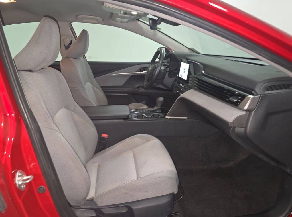2025 Toyota Camry Image 7