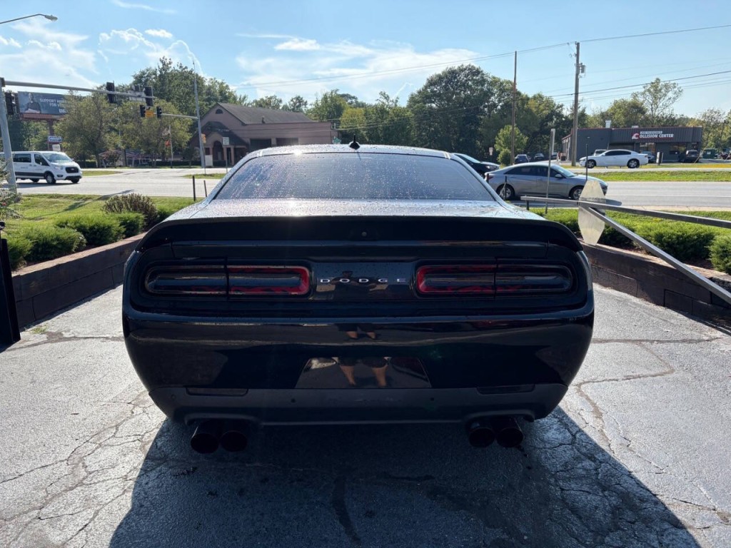 2021 Dodge Challenger Image 6
