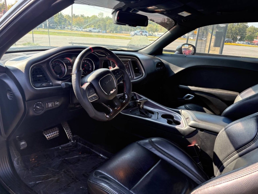 2021 Dodge Challenger Image 9