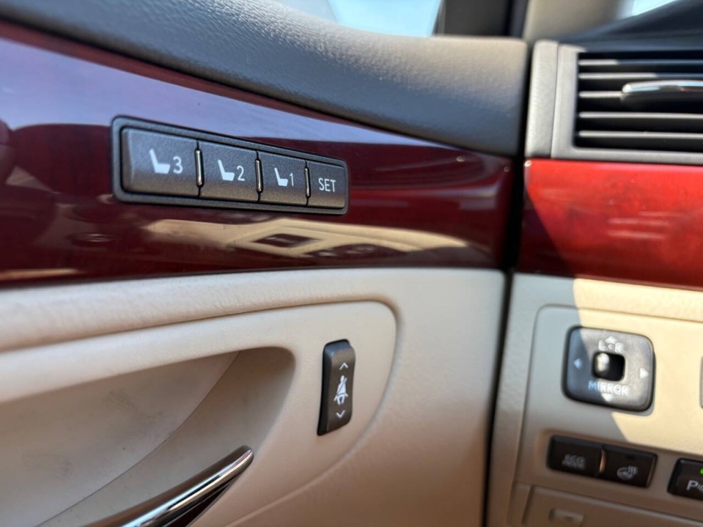 2012 Lexus LS 460 Image 13