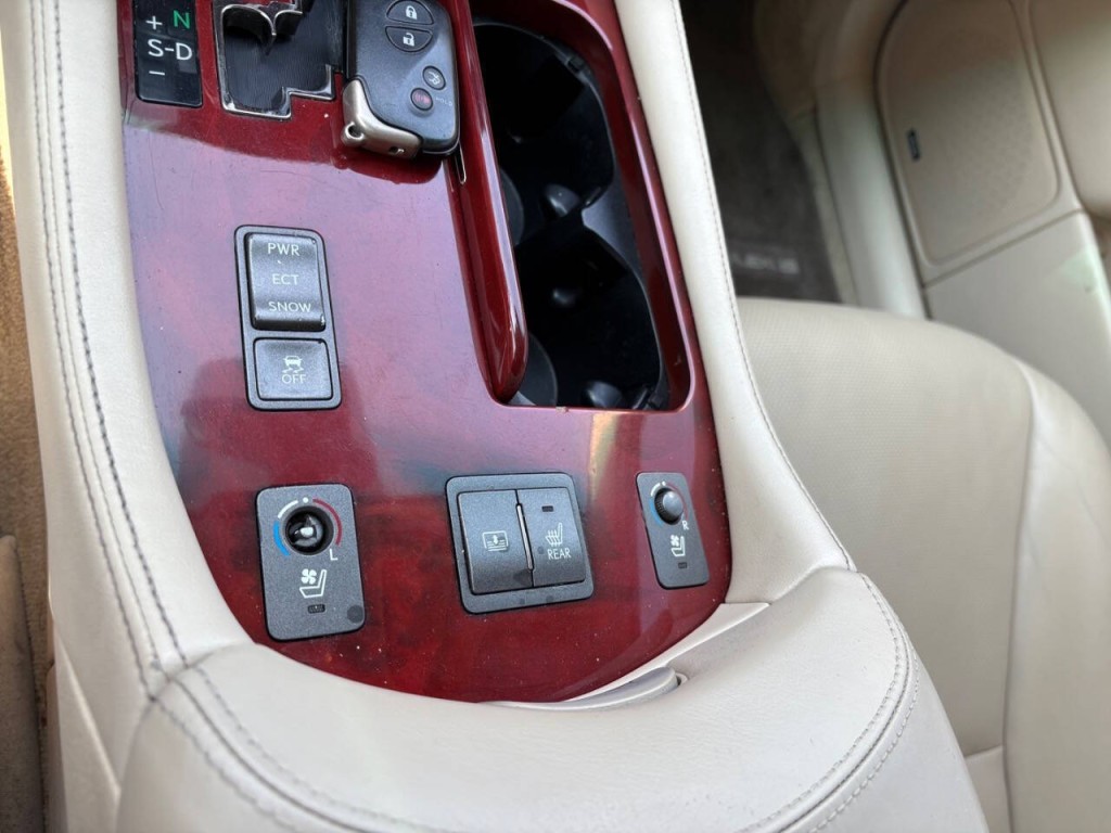 2012 Lexus LS 460 Image 15