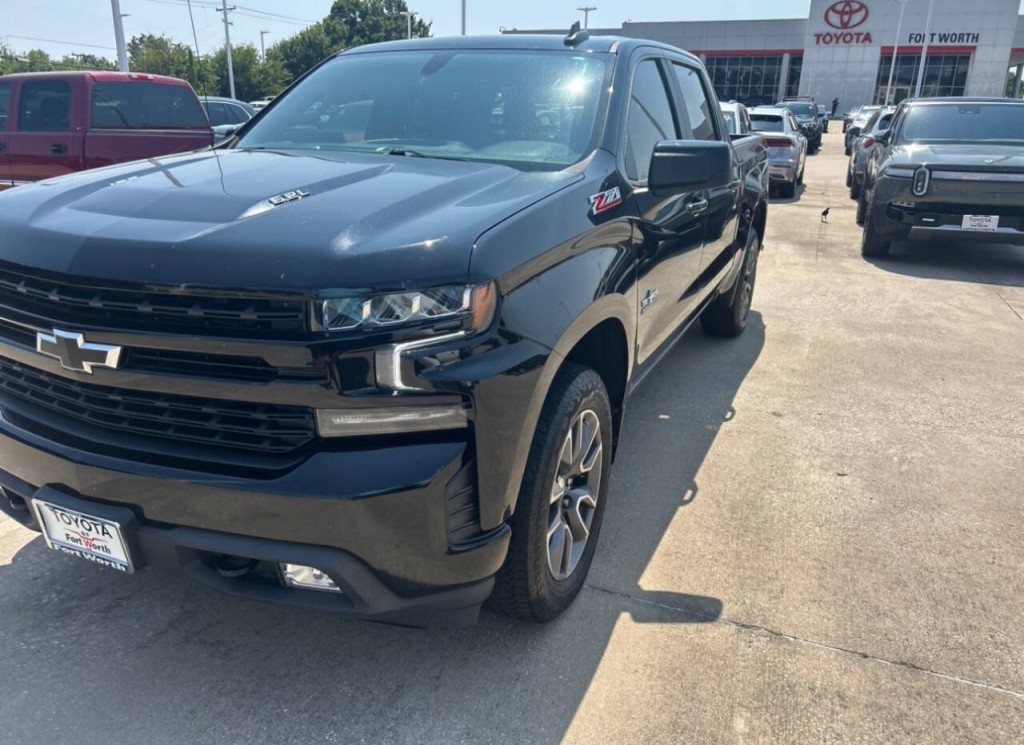2022 Chevrolet Silverado 1500 Image 2