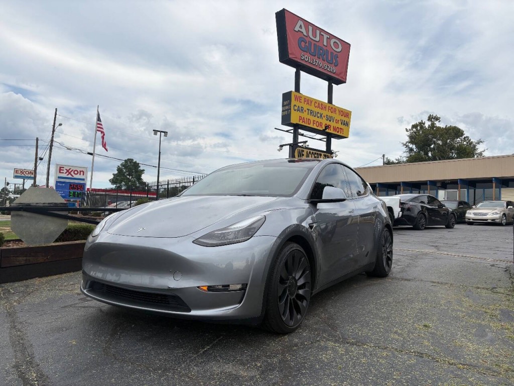 2024 Tesla Model Y Image 2