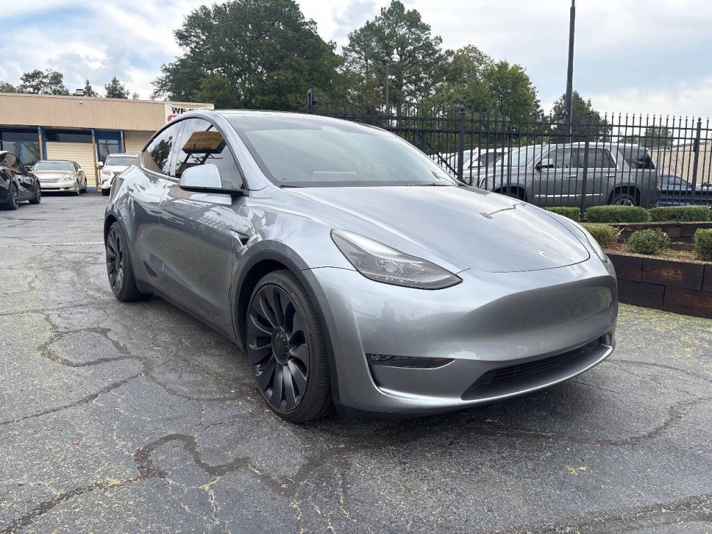 2024 Tesla Model Y Image 6