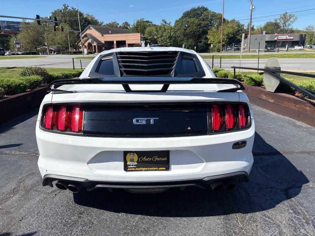 2022 Ford Mustang Image 7