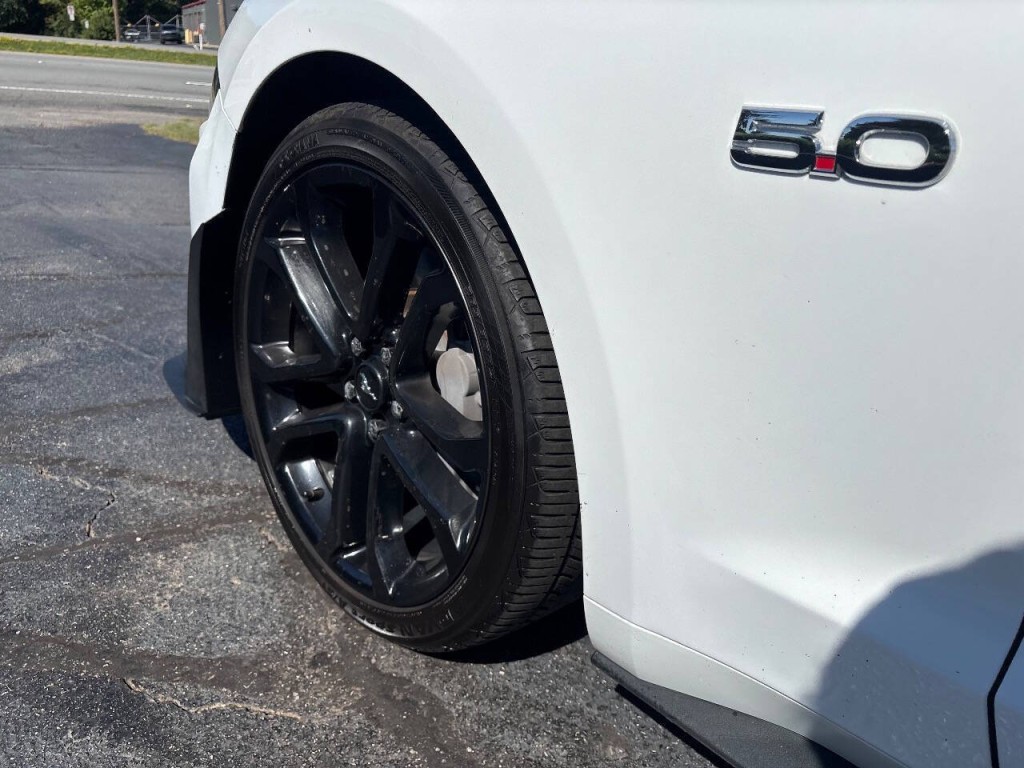 2022 Ford Mustang Image 9