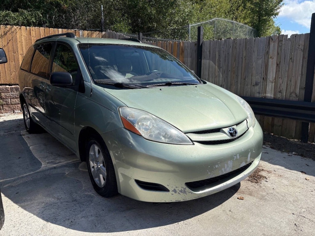 2009 Toyota Sienna Image 3