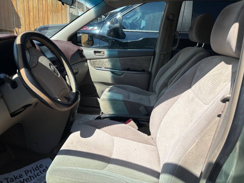2009 Toyota Sienna Image 8