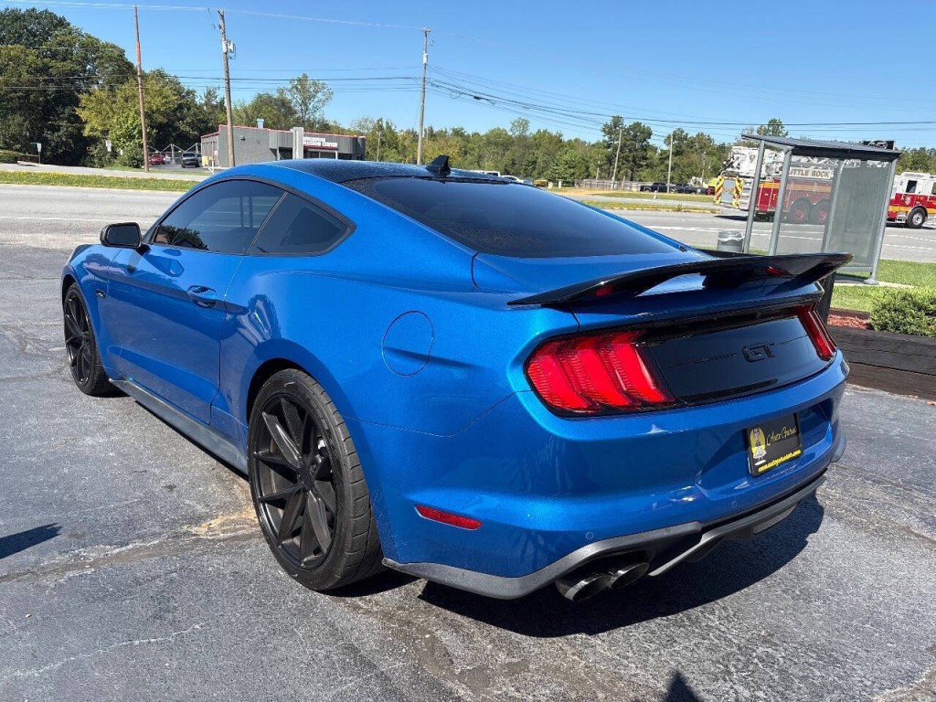 2021 Ford Mustang Image 7