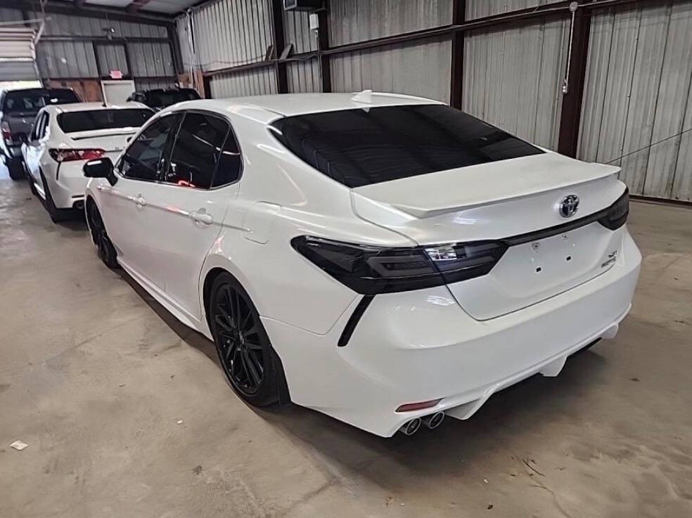 2021 Toyota Camry Image 3