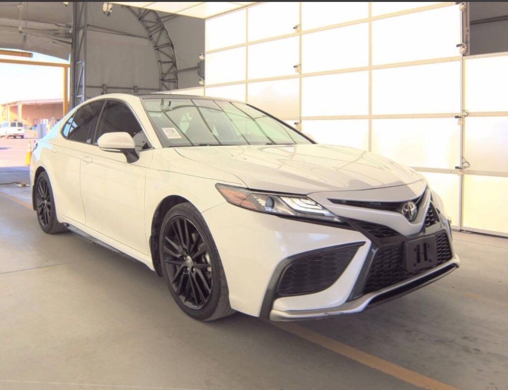 2021 Toyota Camry Image 3