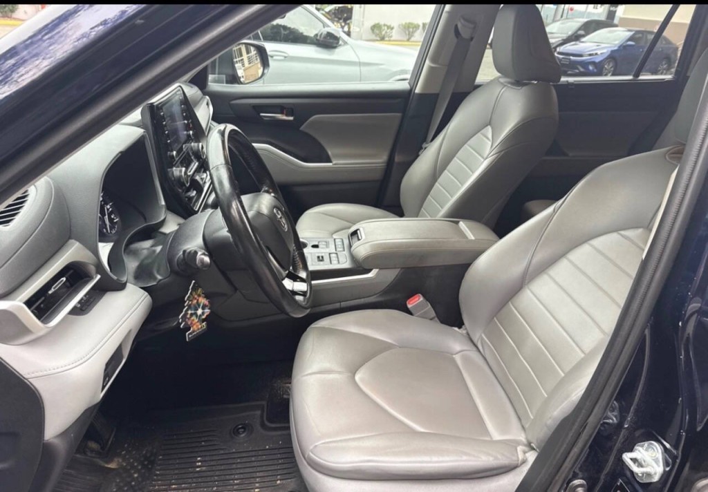 2021 Toyota Highlander Image 6