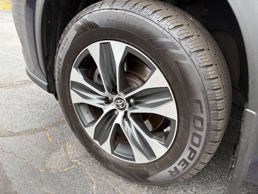 2021 Toyota Highlander Image 9