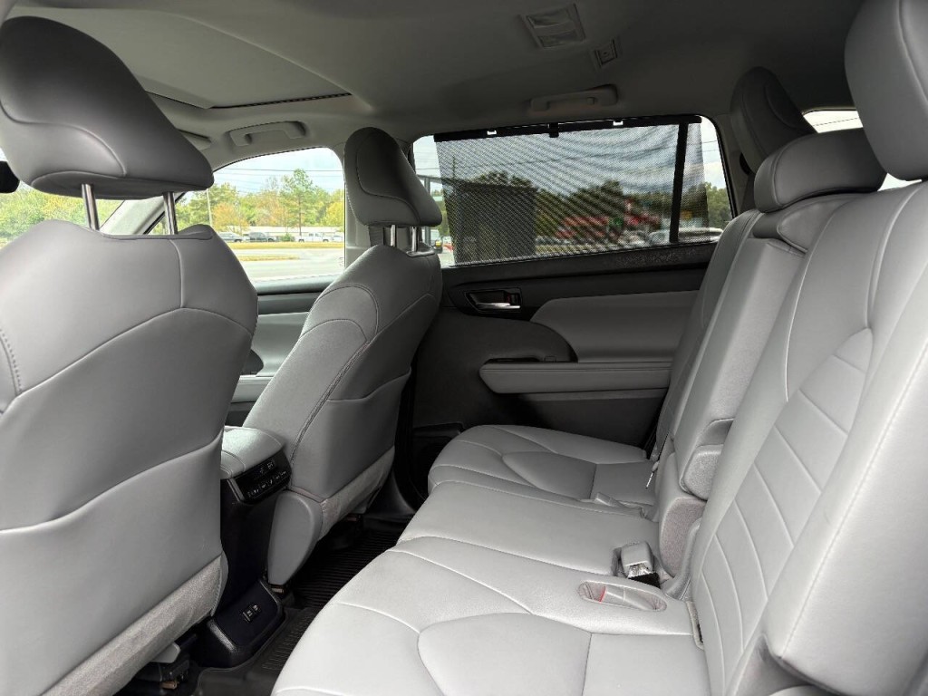 2021 Toyota Highlander Image 12