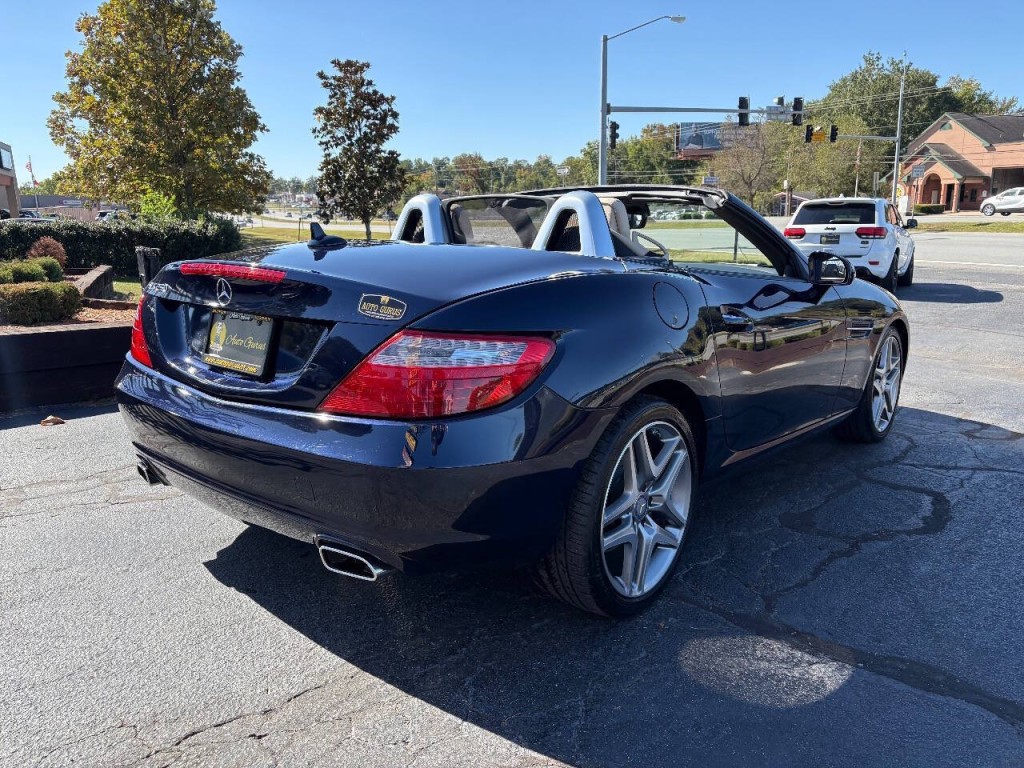 2015 Mercedes-Benz SLK-Class Image 5