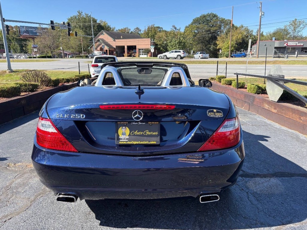 2015 Mercedes-Benz SLK-Class Image 6