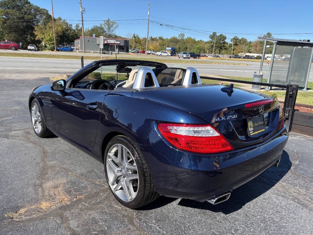 2015 Mercedes-Benz SLK-Class Image 7
