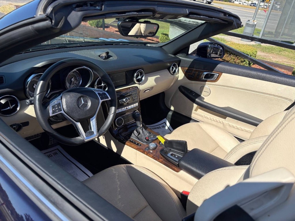 2015 Mercedes-Benz SLK-Class Image 9
