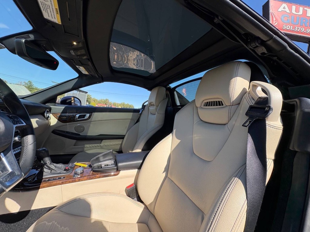 2015 Mercedes-Benz SLK-Class Image 12
