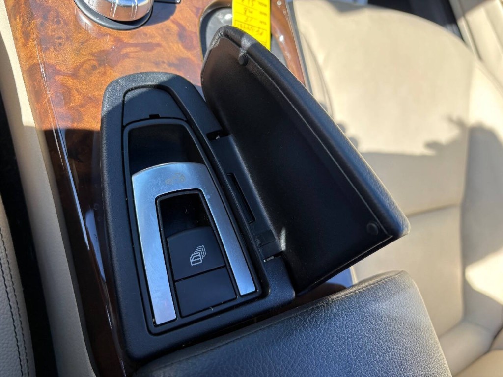 2015 Mercedes-Benz SLK-Class Image 14