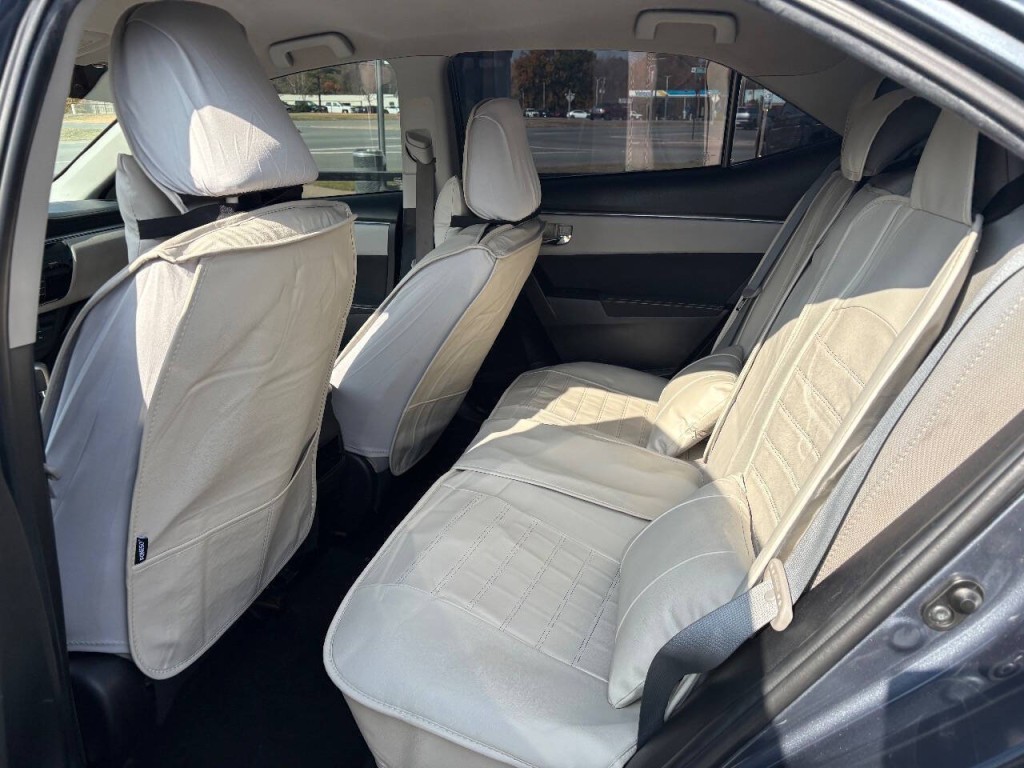 2016 Toyota Corolla Image 11