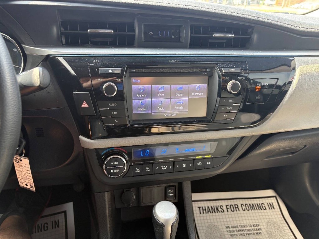 2016 Toyota Corolla Image 12