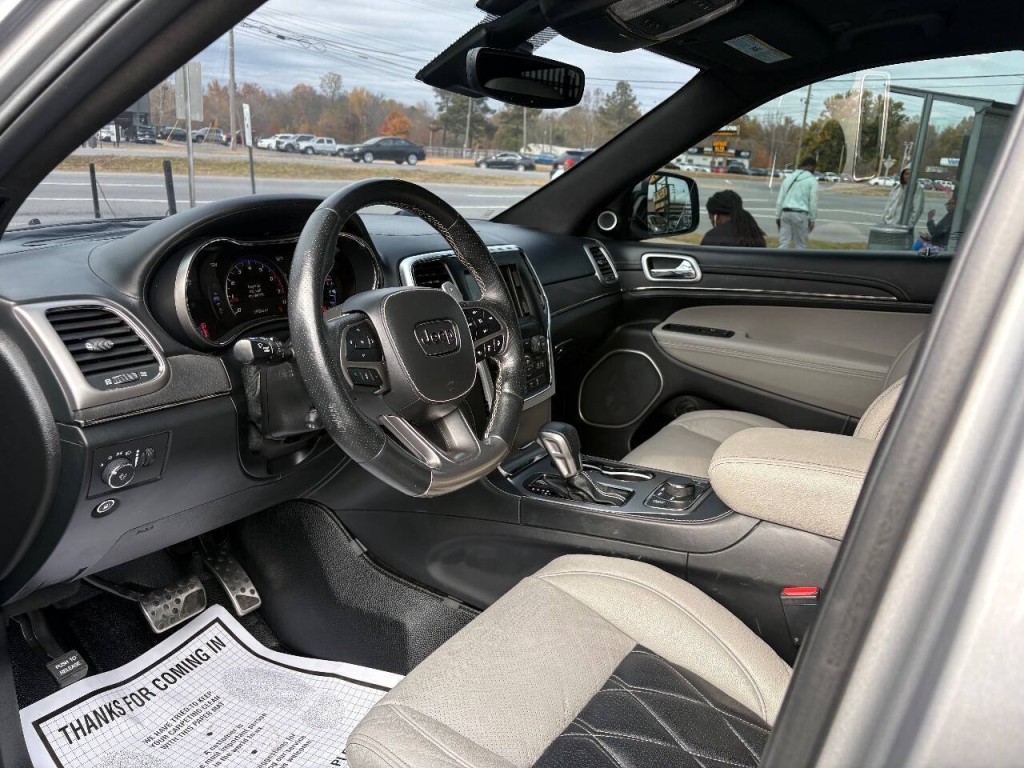 2017 Jeep Grand Cherokee Image 9