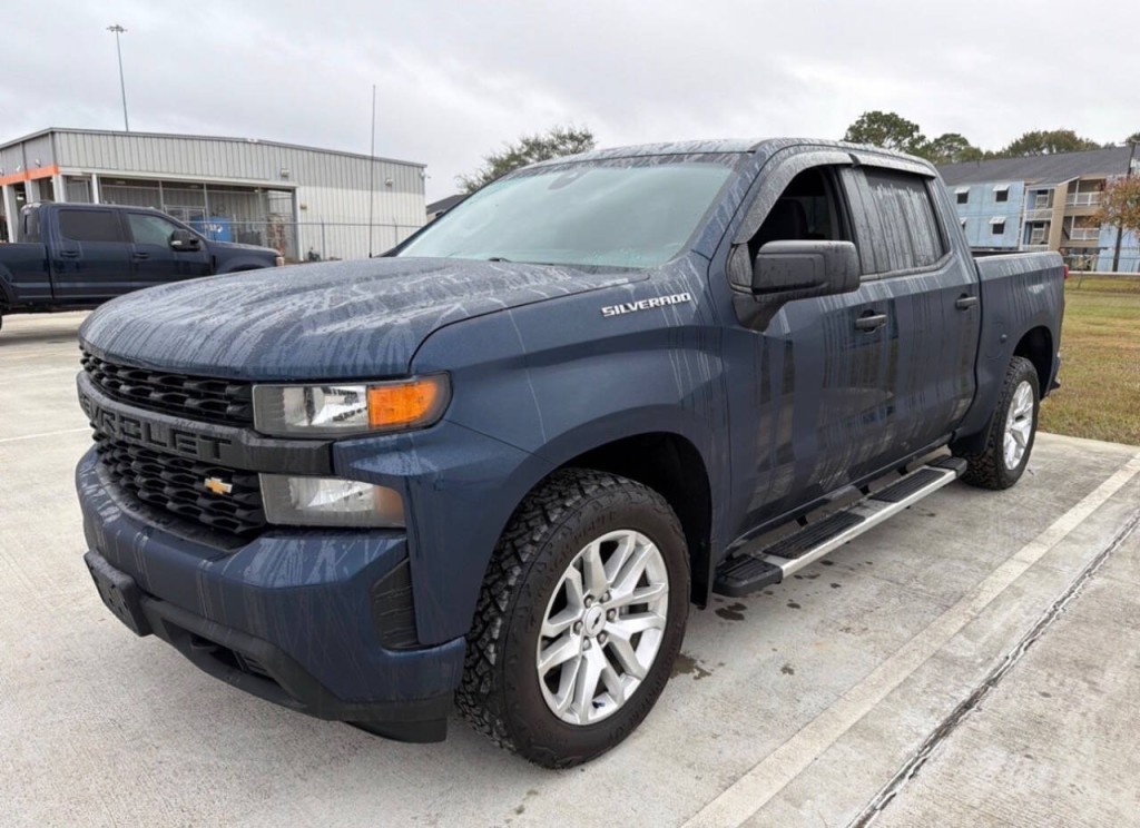 2022 Chevrolet Silverado 1500 Image 2