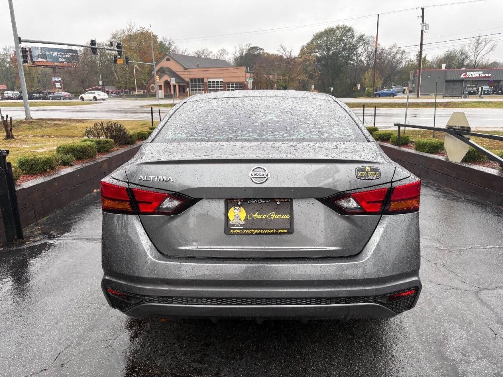 2022 Nissan Altima Image 6