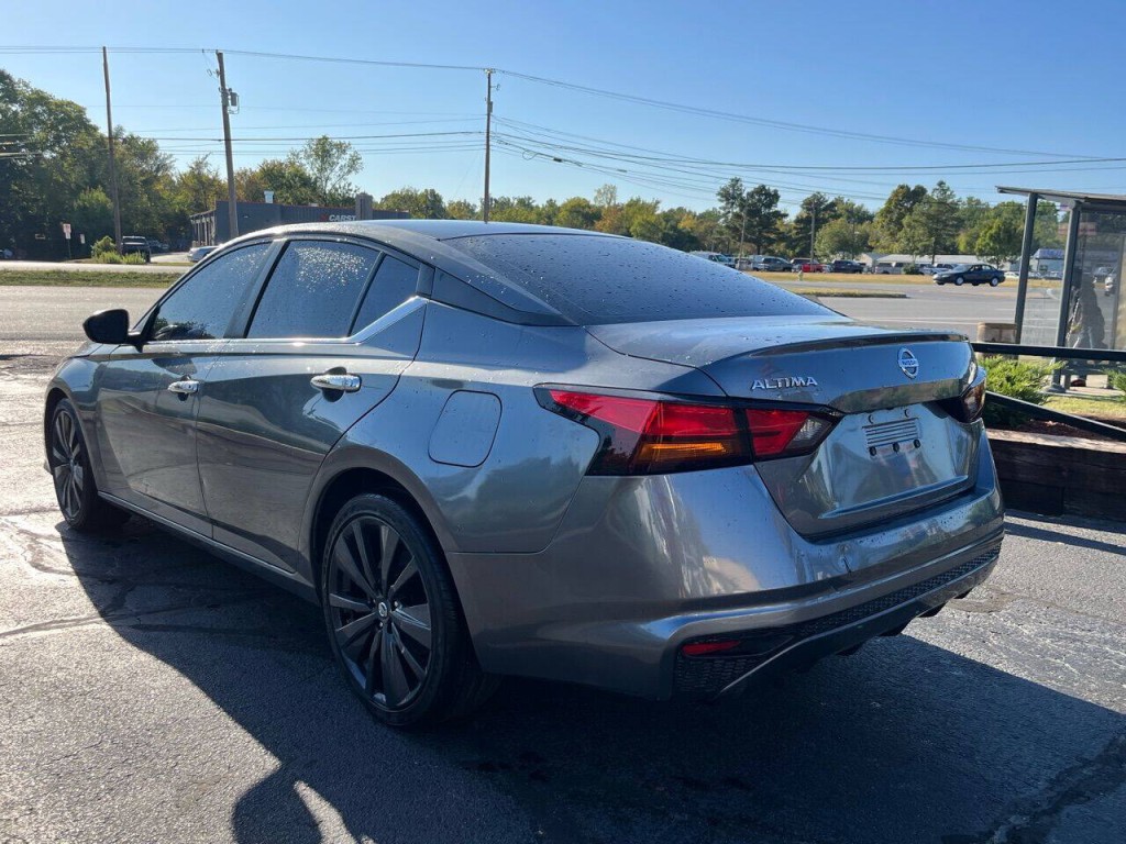 2022 Nissan Altima Image 5