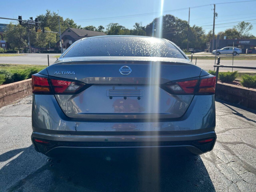 2022 Nissan Altima Image 6