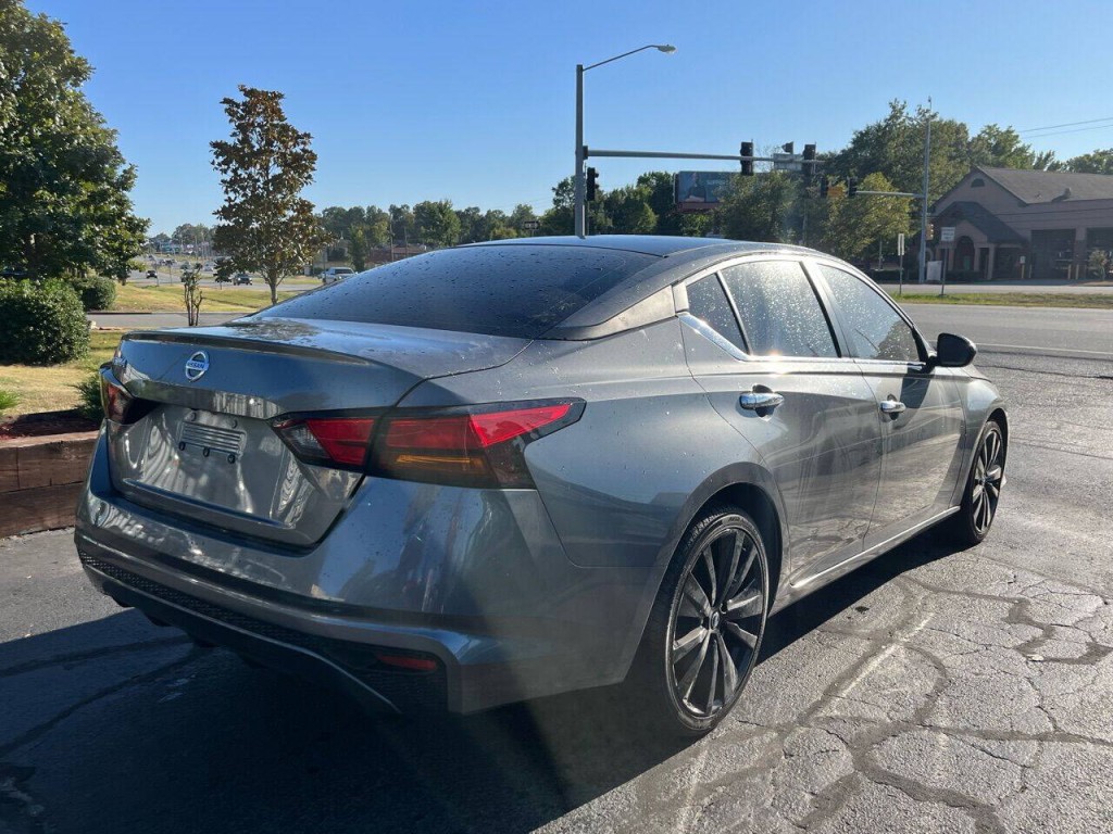 2022 Nissan Altima Image 7