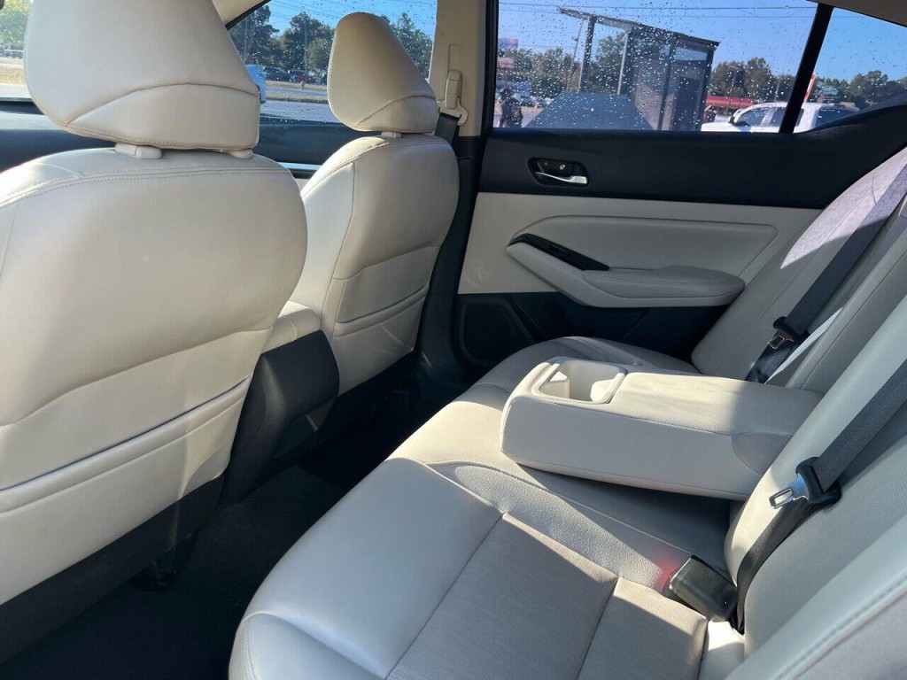 2022 Nissan Altima Image 11