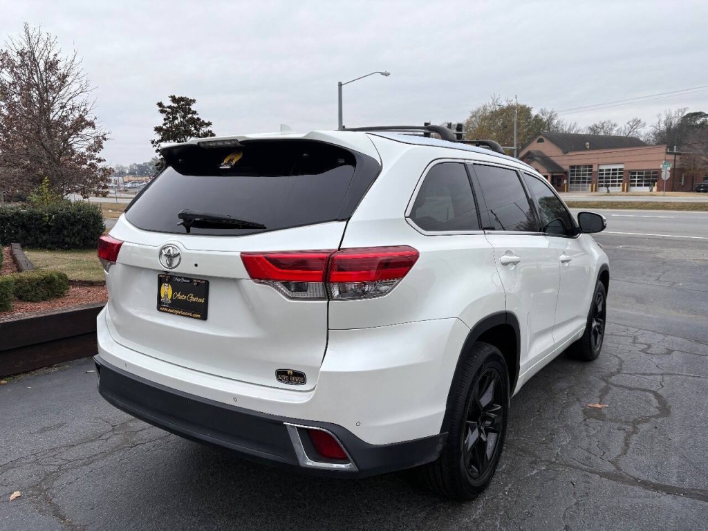 2018 Toyota Highlander Image 3