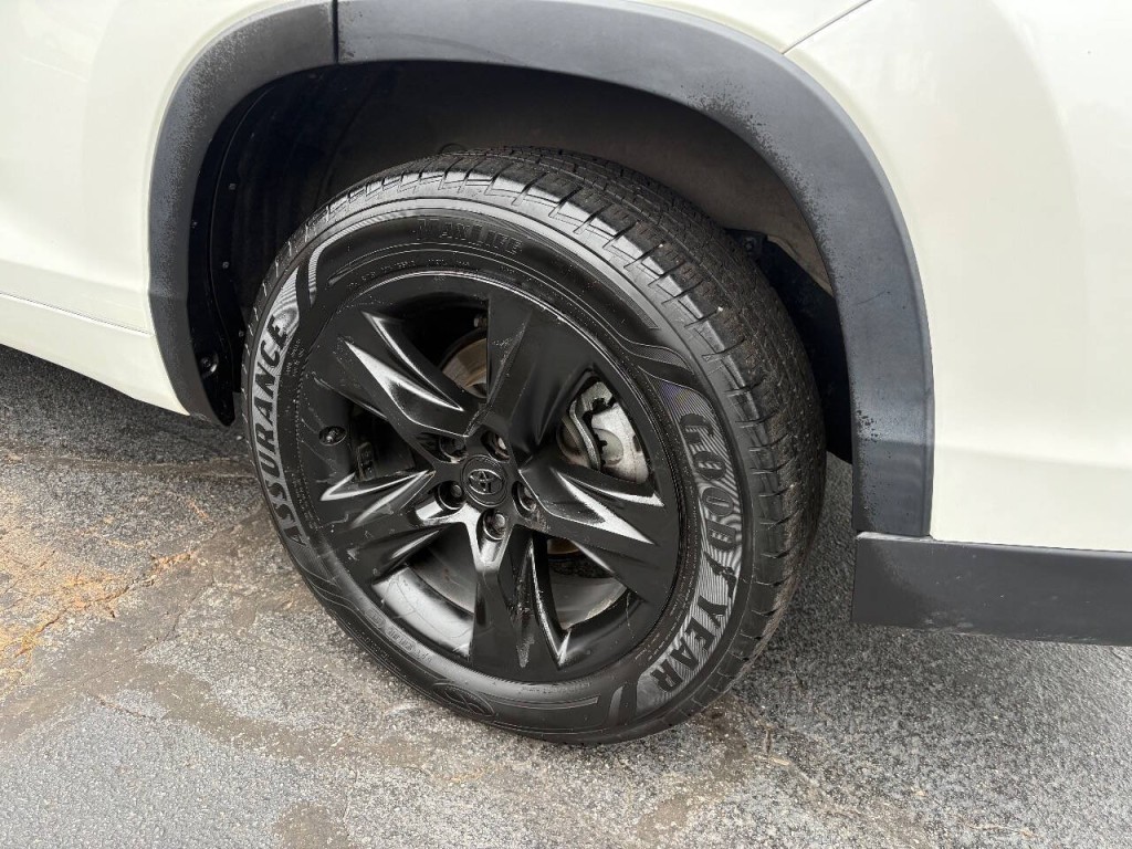 2018 Toyota Highlander Image 6