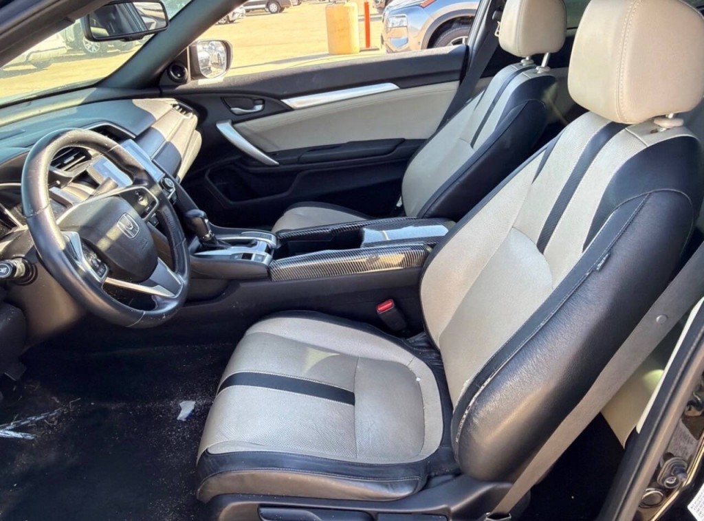 2017 Honda Civic Image 6