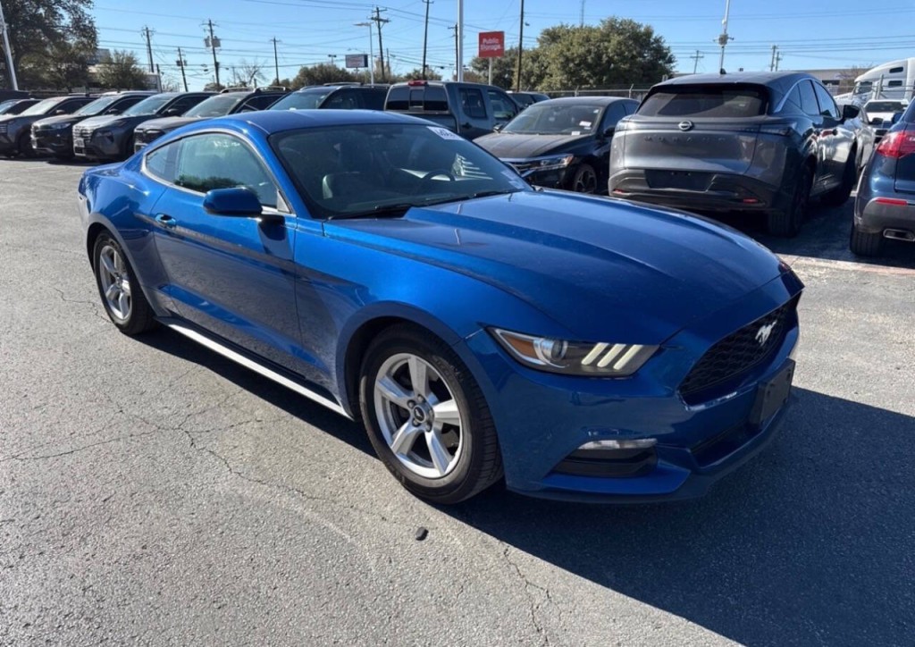 2017 Ford Mustang Image 2