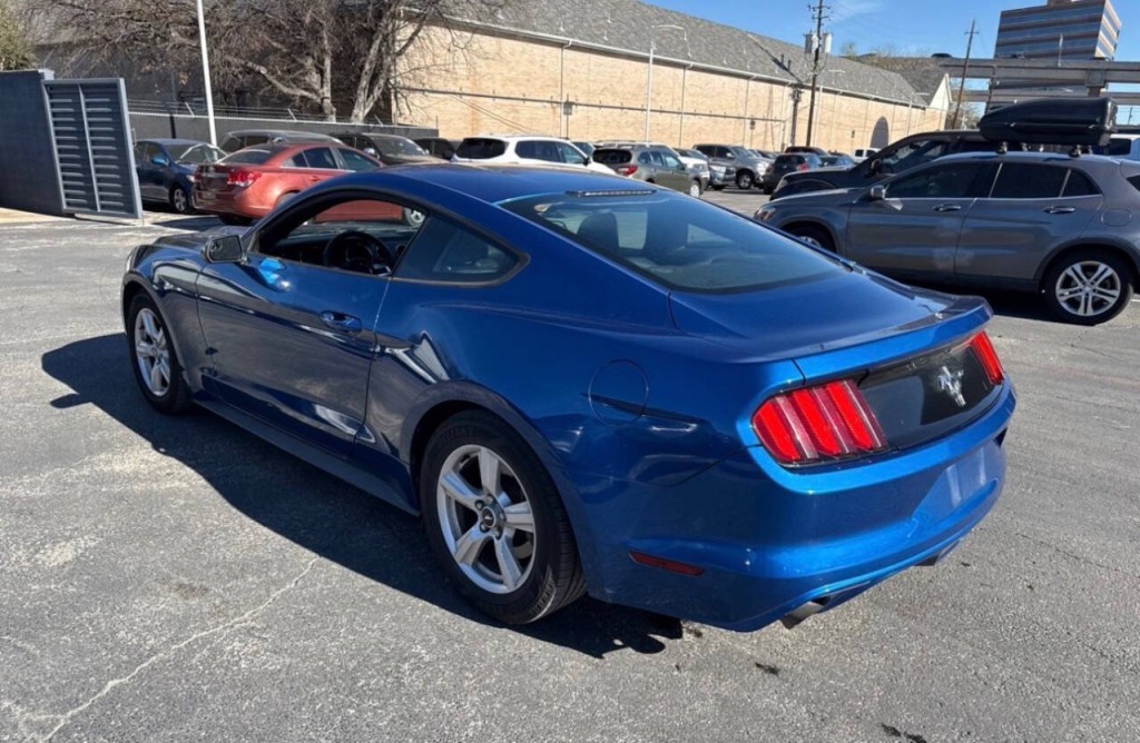 2017 Ford Mustang Image 4