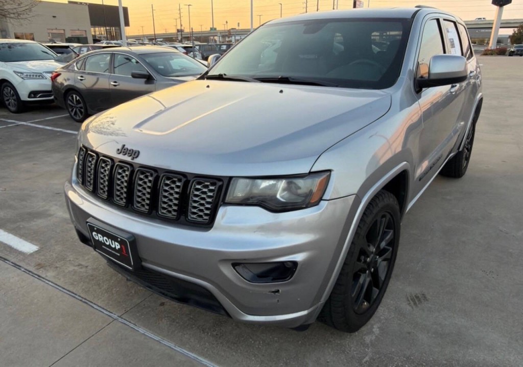 2019 Jeep Grand Cherokee Image 2