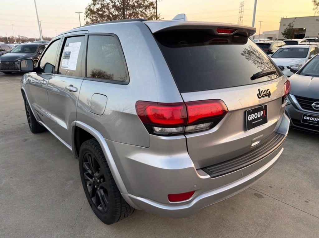 2019 Jeep Grand Cherokee Image 4