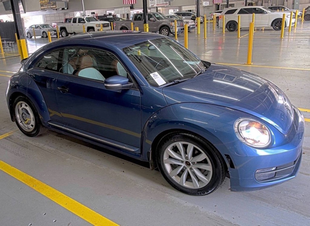 2016 Volkswagen Beetle Image 3