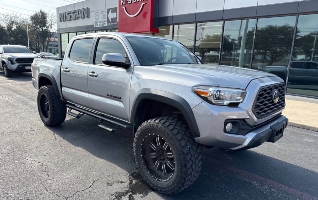 2020 Toyota Tacoma Image 3