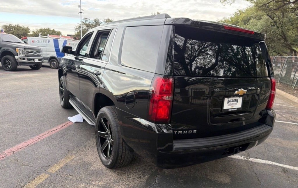 2017 Chevrolet Tahoe Image 5