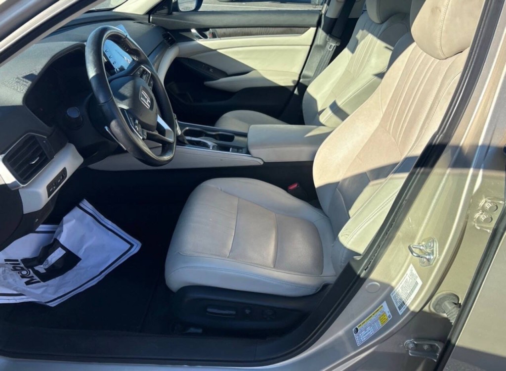 2018 Honda Accord Image 6