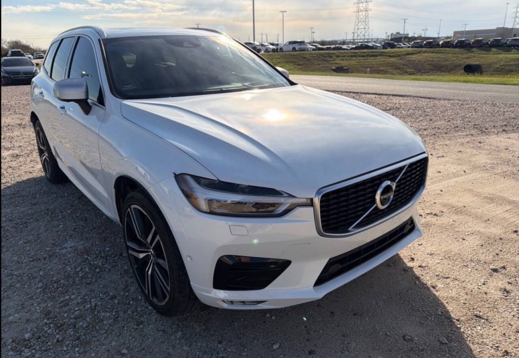 2018 Volvo XC60 Image 3