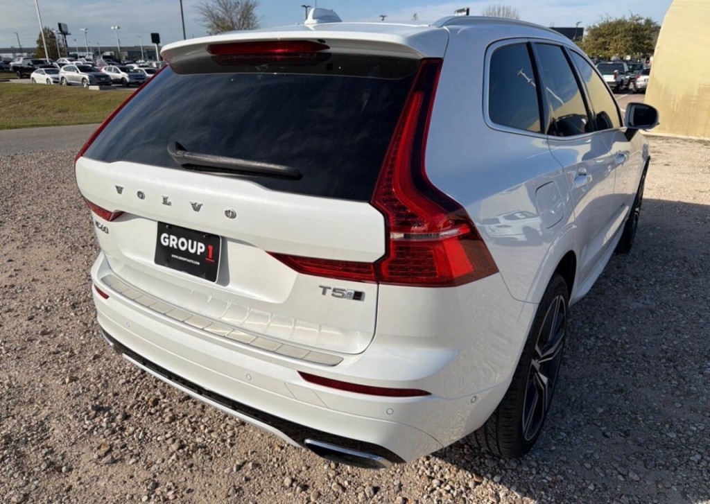 2018 Volvo XC60 Image 4