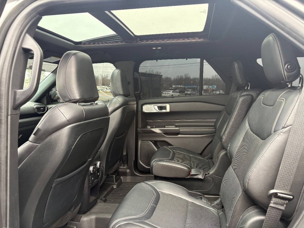 2020 Ford Explorer Image 11