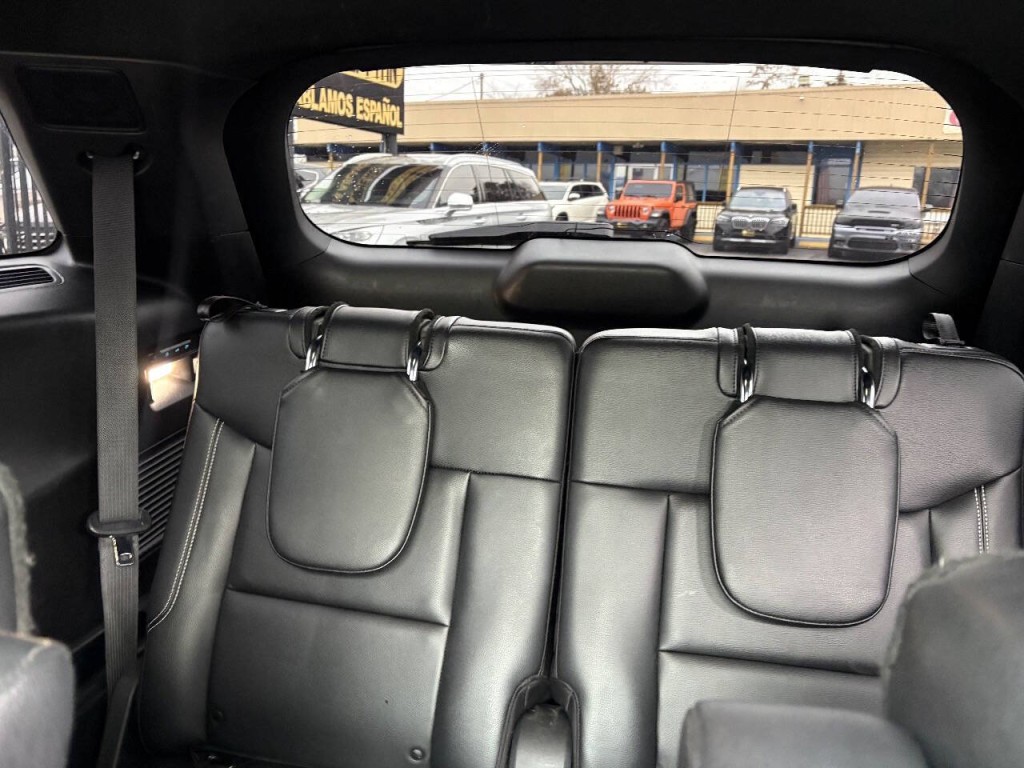 2020 Ford Explorer Image 12