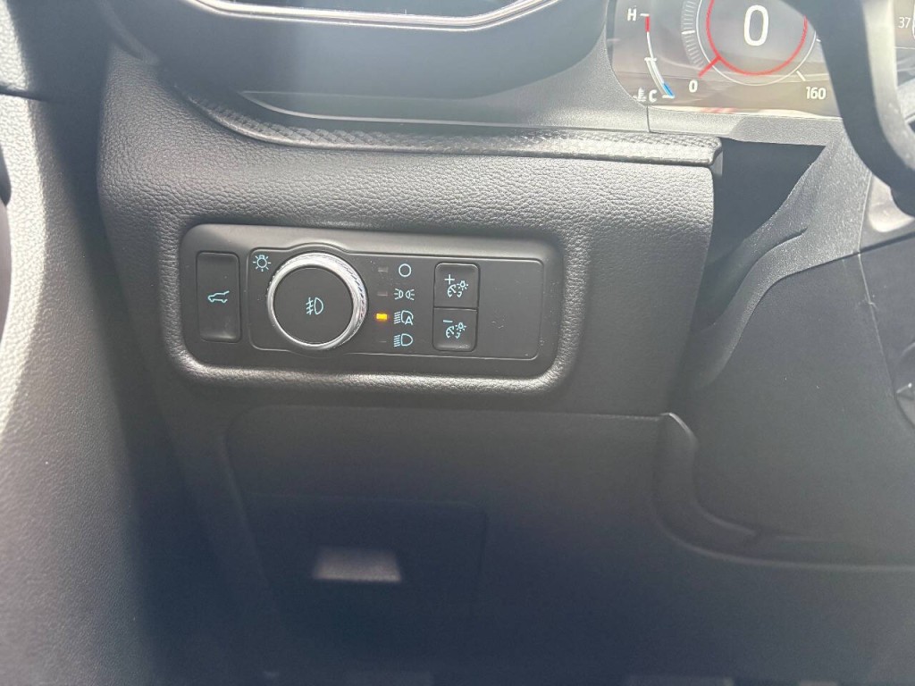 2020 Ford Explorer Image 16